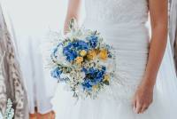 Mod.405 - Bouquet con hortensia azul, rosa y fressias
